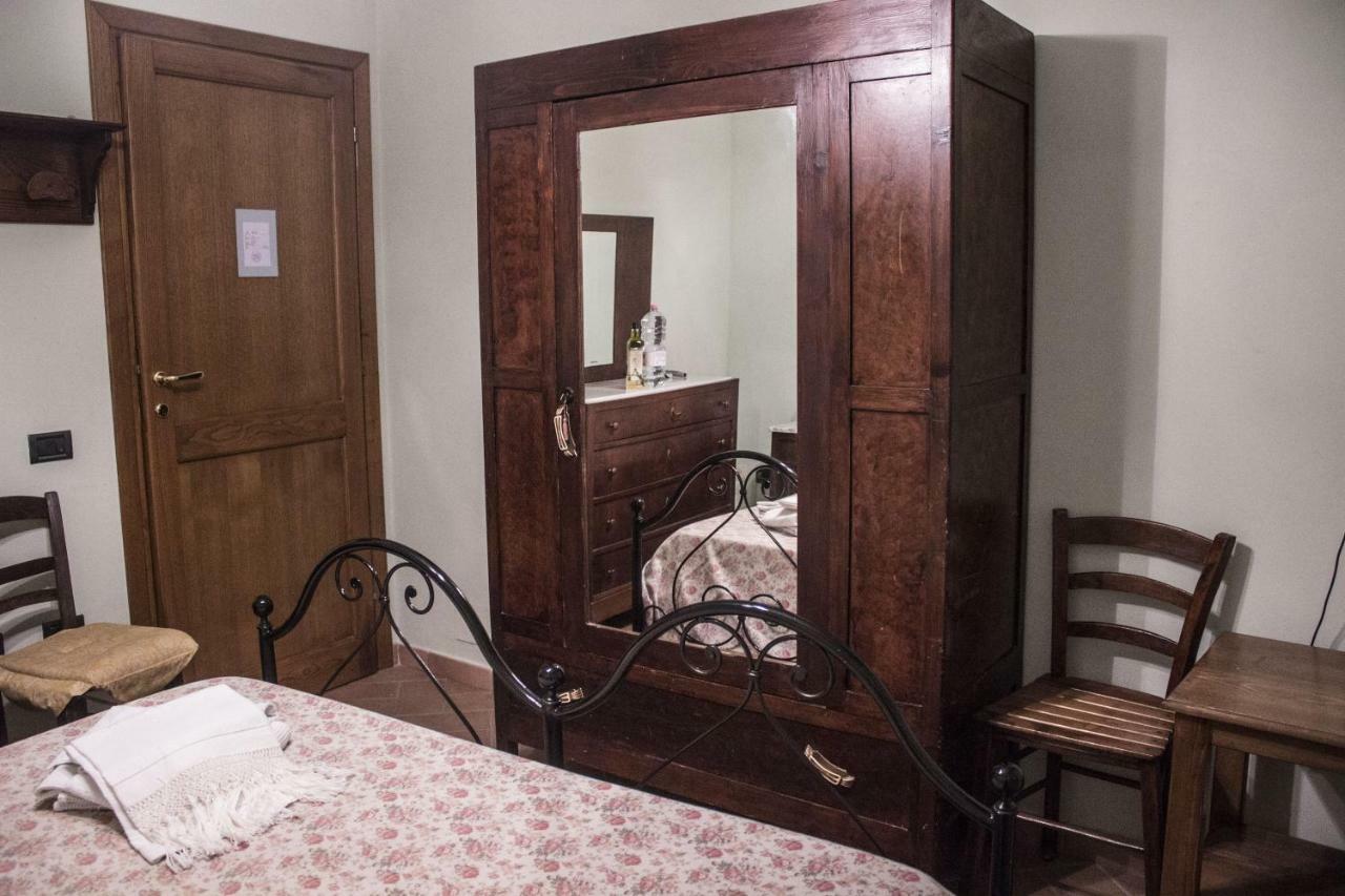 Angolo Del Gelsomino Castel Ritaldi Kültér fotó